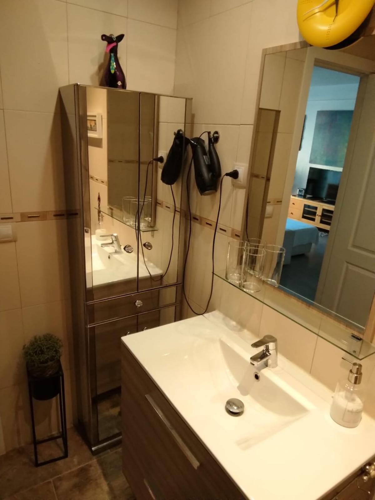 Alojamiento Tahri Torremolinos Luaran gambar